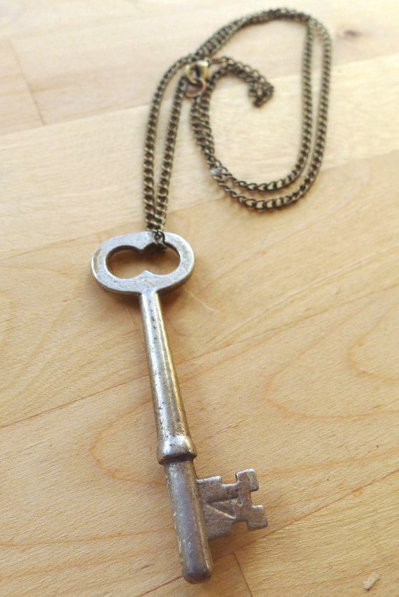 Vintage Key Necklace Antique Key Pendant Old Key 4 Key