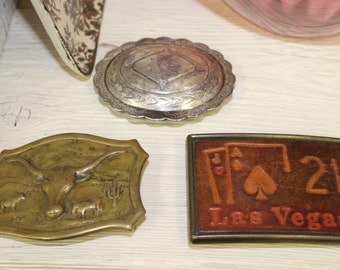One vintage belt buckle