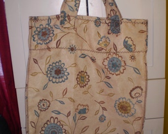 Large shopping bag with flowers