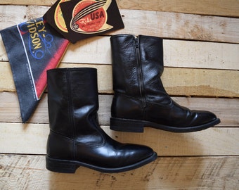 Vintage Men's 9 D <> WORK N' SPORT Trooper Black Leather Boots <> Side Zip Motorcycle Boots <> Square Toe