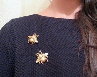 2 Gold bee brooches BumbleBee pin Bee lapel pin Brass bug brooch Insect pin Woodland pinNature Wedding Bridesmaids Bridal Gifts for her