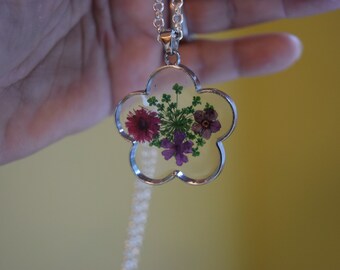 Gift For Wife Gift For Mom Flower Pendant;Pendants;Wildflowers;Botanical Jewelry;Flower Necklace;Flower Jewelry;Flower Gifts;Resin Jewelry