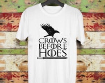 Got Crows Before Hoes T-Shirt Uomo Grigia - Maglietta Originale In Cotone, Stampata In EU, Vestibilità Comoda