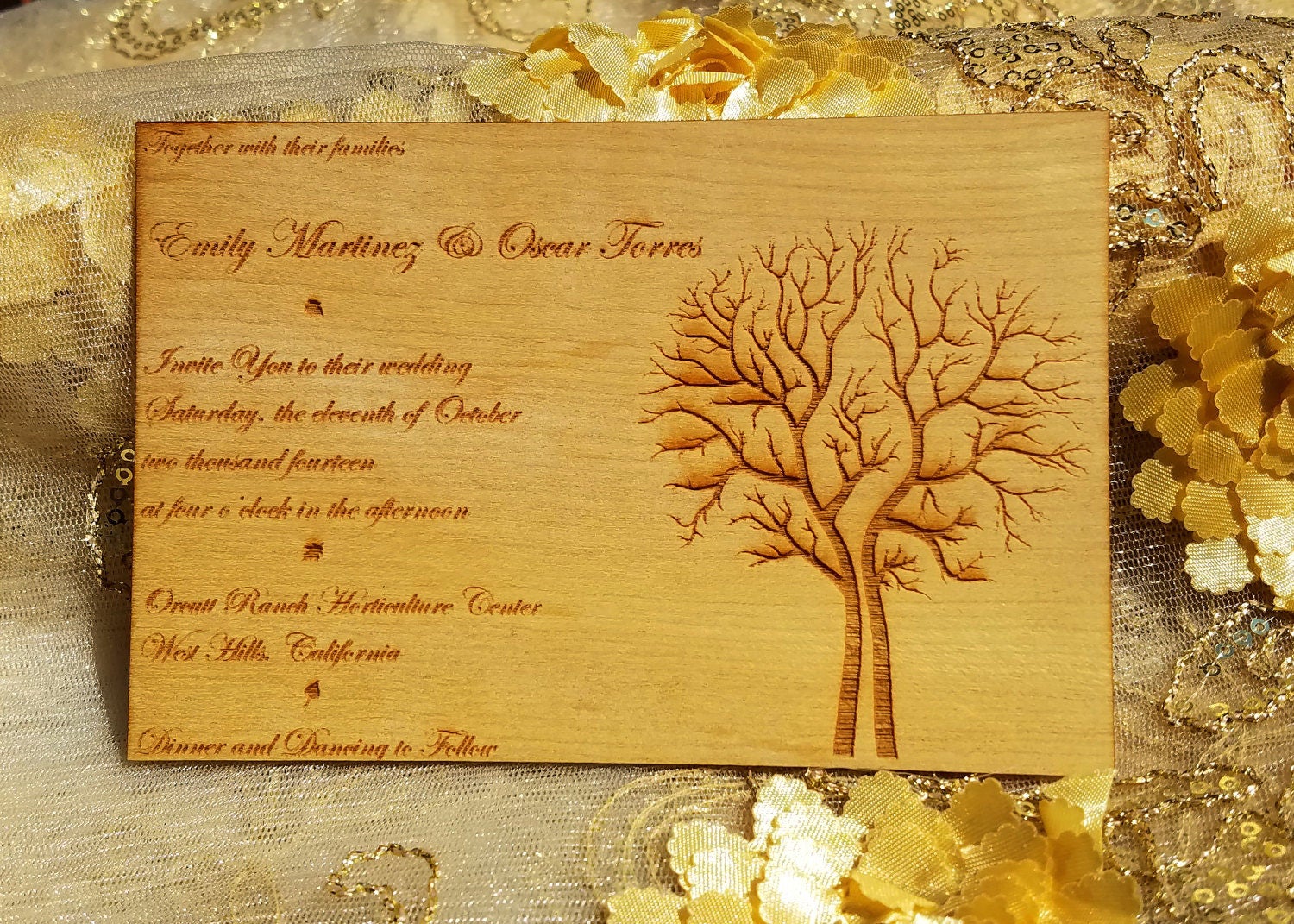Fairepart de mariage gravé en bois avec arbre Design/bois