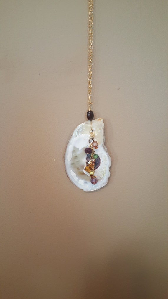 Items similar to Oyster Shell Necklace 003 on Etsy