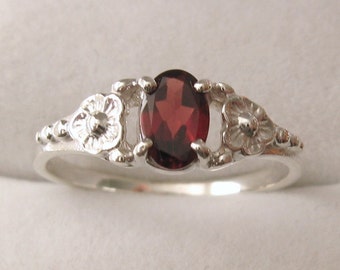 Genuine SOLID 925 Sterling Silver Garnet Ring L/6 to P/8 Same Price