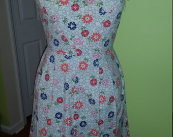 Adorably Flirty 1950's Crisp Cotton Day Dress