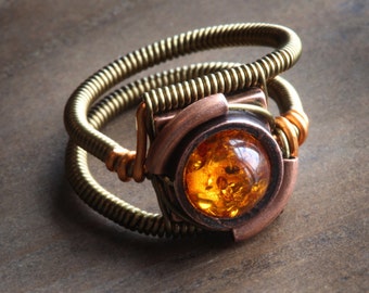 Bijoux steampunk , bague , ambre pierres , de couleur cuivre et Bronze (taille faite sur commande disponible , Voir la description)