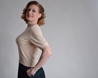 Vintage 1950s Cream Cashmere Sweater - Jaeger Cashmere - Winter Fashions Size 40