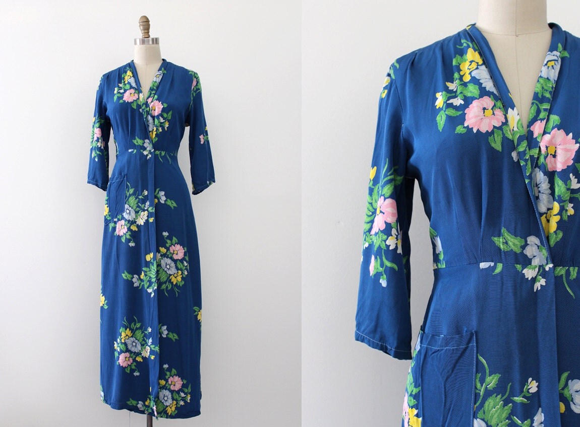 vintage 1940s robe // 40s blue floral wrap dressing gown