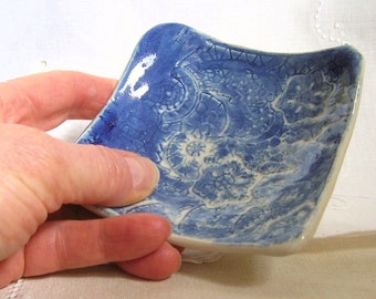 Stoneware Pottery Soap Dish with Lace Texture in Flow Blue and White, Candleholder, Desert Dish, Condiment Server