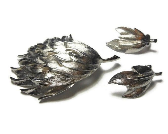 Pastelli leaves brooch and clip earrings by Royal of Pittsburgh, Pastelli was a line for Royal of Pittsburgh, a high end line