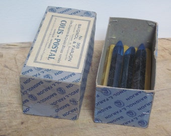 Antique french cardboard box and chalk, Boite carton ancienne, France, 1940, Vintage home decor, Photo, Paper ephemera