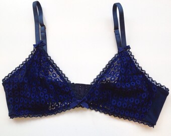 Navy blue lace bralette in navy lace and jersey