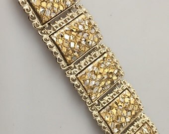 1950s Vintage CONFETTI LUCITE Link Bracelet Holiday Bracelet Large Segments LINK Bracelet Gold Confetti