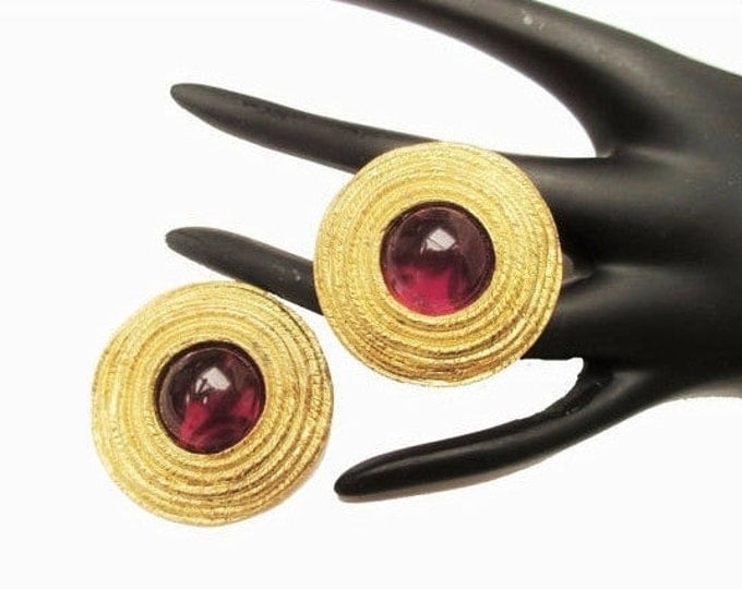 Les Bernard Earrings Bold gold with Purple Glass Cabochon