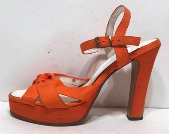1970s orange disco platform sandals with bow - 70s platforms - 1970s platform shoes - size 6.5 Qualicraft 70s shoes - tall platforms