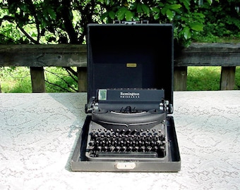 Remington Typewriter / Noiseless Model Seven 1940s / Portable With Case And Cool Bahamas Customs Baggage Sticker