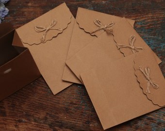 25x Natural Brown Paper Gift Bags (16cm x 12.5cm) - With Bow & Velcro - Vintage Wedding Paper Gift Bag