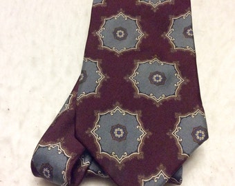 Vintage Oscar de la Renta Couture tie.