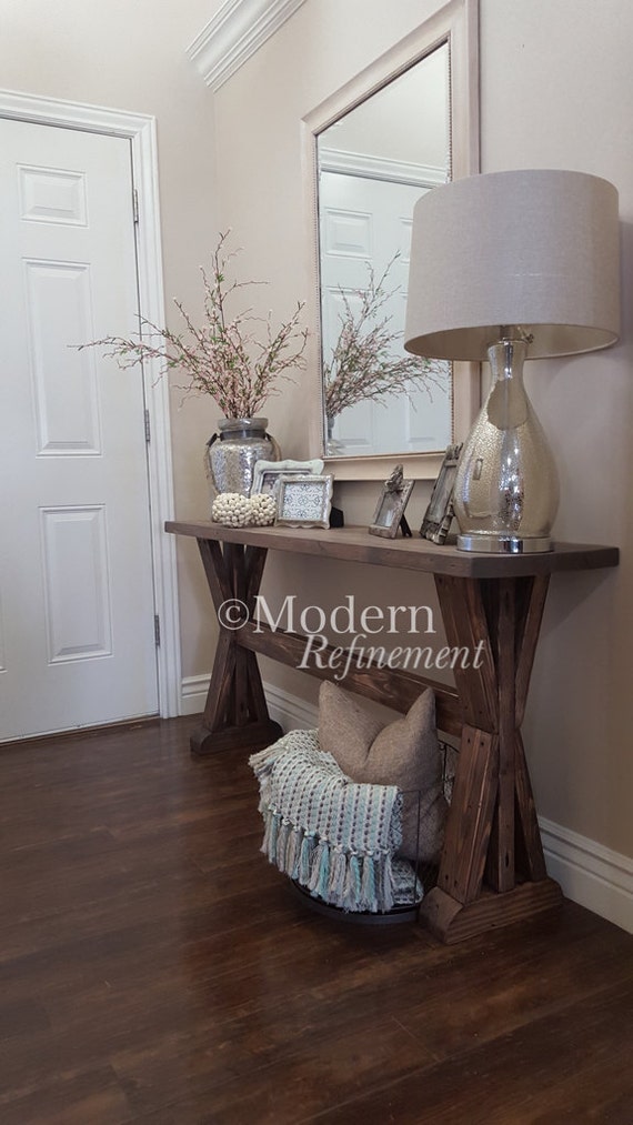 rustic farmhouse entryway table.