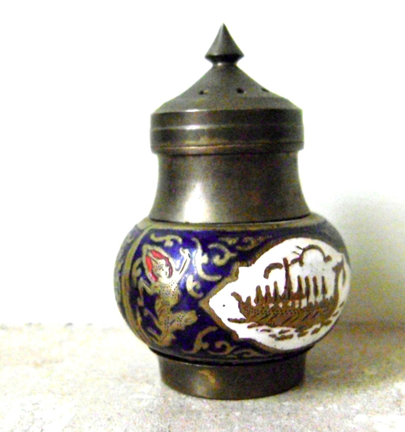 Salt or Pepper Shaker India Indian Vintage Brass Retro