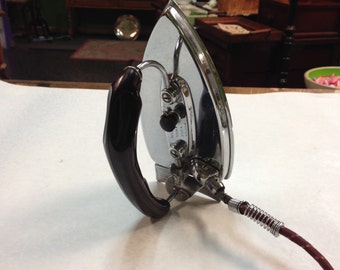Durabit Folding Travel Iron Bakelite Handle c.1939
