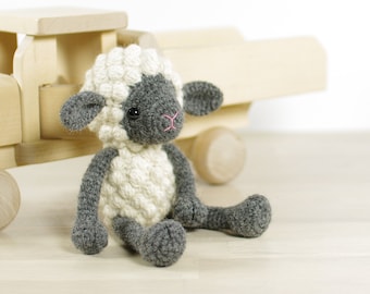 PATTERN: Small sheep - Crochet pattern with photos (EN-068)