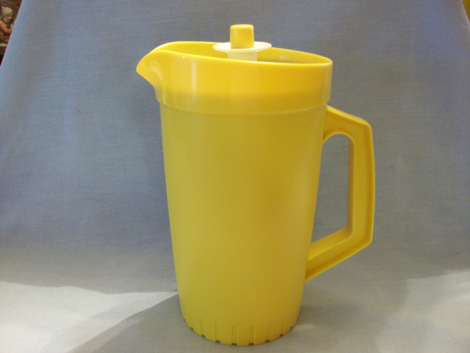 Vintage Tupperware Yellow 5 Cup Pitcher