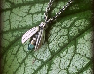 Collana Firefly Con Pietra Di Luna, Ciondolo Lucciola, Catena Argentata, Gioiello Energetico Regalo