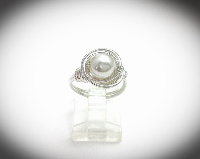 Sterling silver wire wrapped ring with double band and pearl