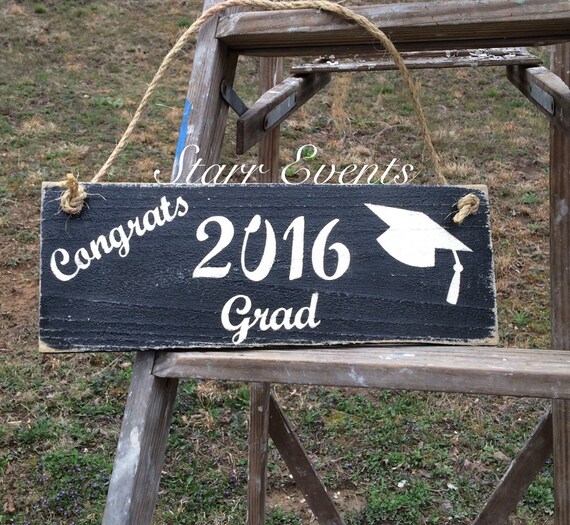 Graduation signs. Wooden signs for graduation. by StarrEvents