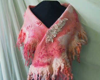Felted wool scarf-merino wool scarf-Felted collar-Real fur scarf-Nuno felted scarf-Nuno felted shawl-Felt Fur Wrap-pink-red