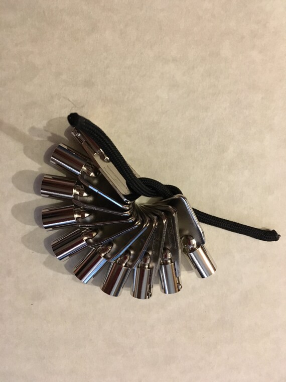 10 Decorative keys for Your lanyard keychain Held on a small