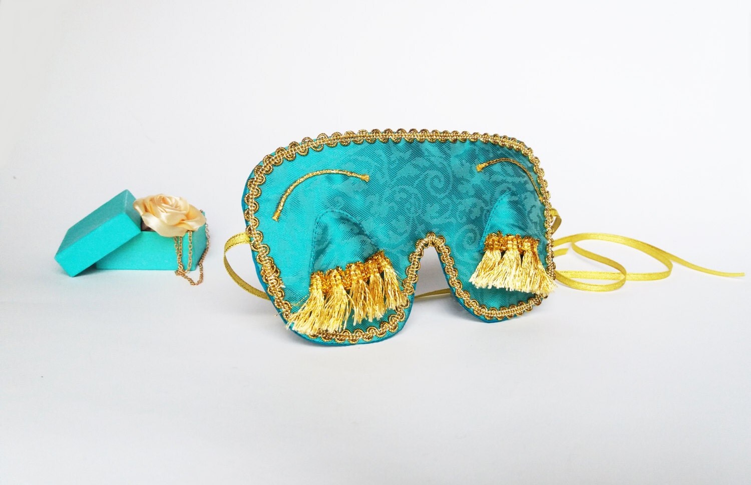 Audrey Hepburn sleep mask with eyelashes Holly Golightly