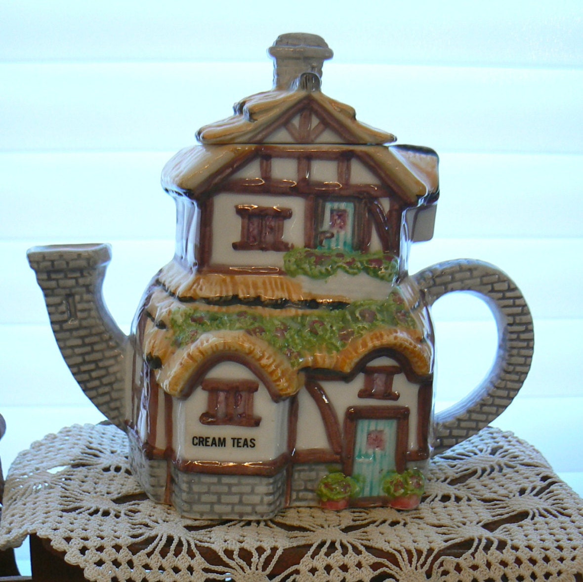 Vintage Teapot Leonardo Decorative Cottage Teapot Cream