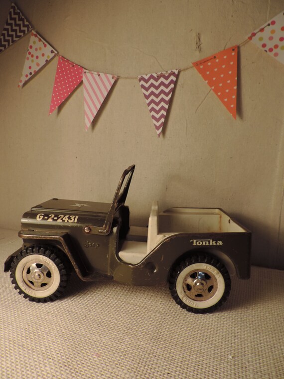 vintage metal jeep toy