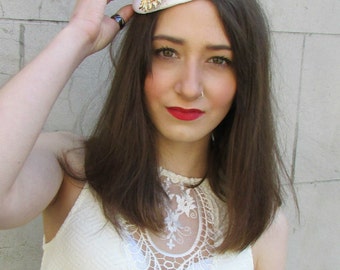 Ivory Cream Gold Feather Fascinator Headpiece Hat Vintage Races Hair Clip Y76