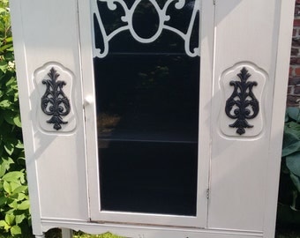 China Cabinet Shabby Chic Hutch Display Cottage Country vintage 1930's