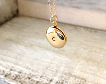 Round Locket Necklace, Round Photo Locket, Small Round Locket, Personalized Locket, Wedding Jewelry, Mother's Day Gift, Flower Girl Gift