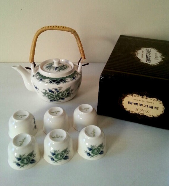 vintage Korean Tea Set '1942'. Snow Bone by
