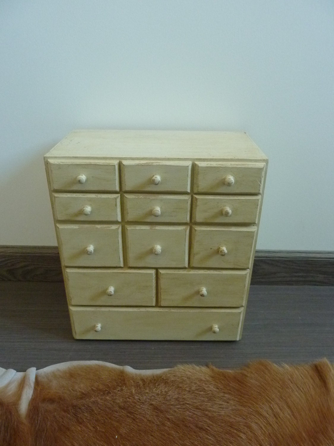 Petit meuble à tiroirs années 60 vintage Haute Juice
