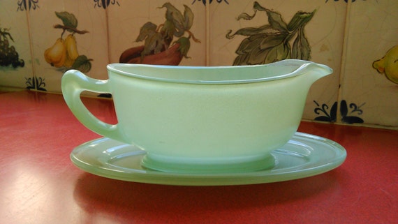 Vintage Pyrex Gravy Boat & Saucer Green Sprayware Sauce Jug