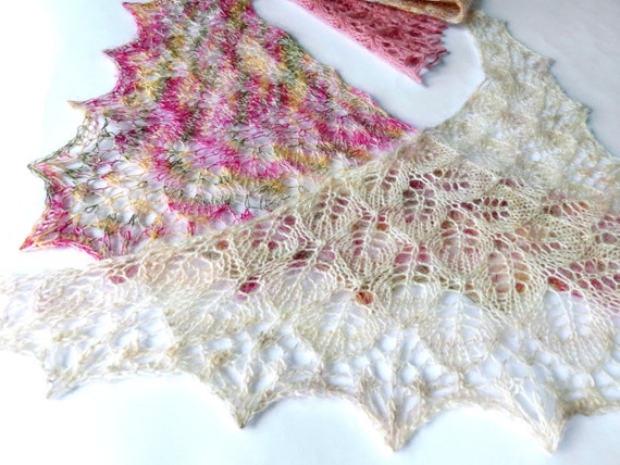Mini Lace Doll Shawl. Miniature Shawl. Dollhouse Miniature Shawl. Knitted Shawl for Doll. Waldorf Doll. Mini Lace Knit Shawl