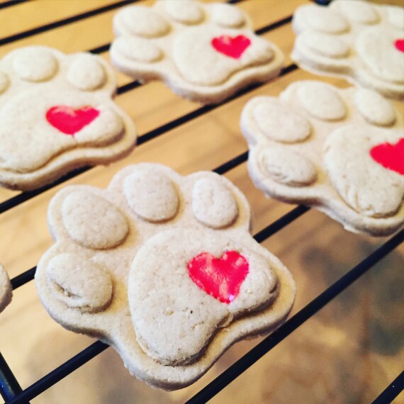 Frosted Paw Bacon Biscuit Dog Treats