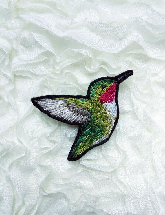 Hummingbird embroidery brooch hand embroidery hummingbird Hummingbird embroidery brooch hand embroidery hummingbird
