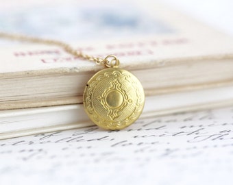 Delicate Locket - Small Locket - Bridesmaids Locket - Friendship Locket - Simple Locket - Gift For Girlfriend - Locket Pendant