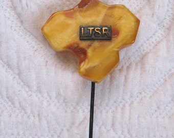 lapel pin . amber . amber lapel pin . Lithuanian amber . LTSR amber lapel pin . socialist pin . Lithuanian socialist pin
