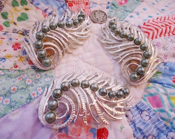 Classic Vintage Retro Design Pin with Large Clip Earrings Set Sarah Coventry