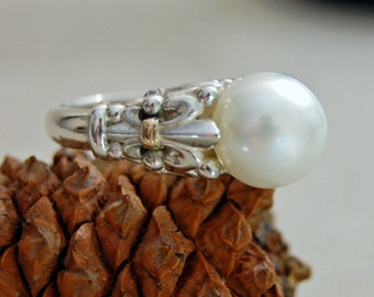 Desiree W -Pearl ring, made to order, pearl ring, fleur-de-lis, wedding, engagement, freshwater pearl, for her, gift idea